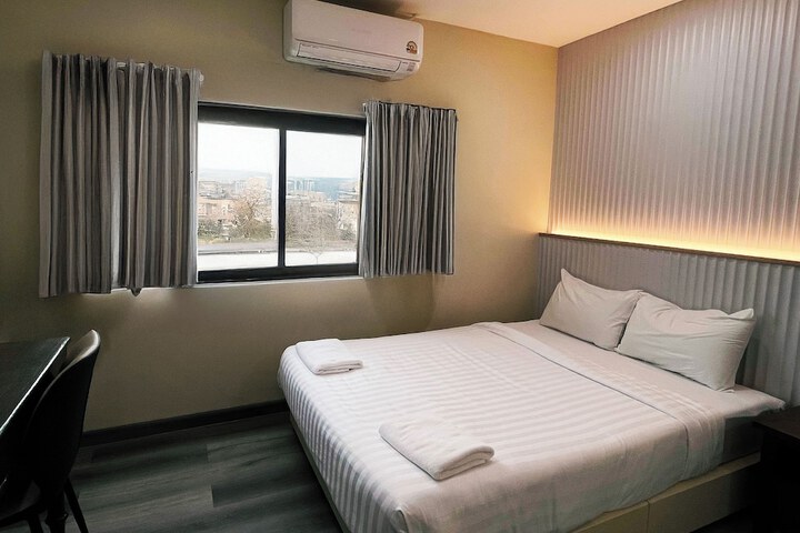 Room 8 of 45
