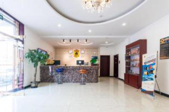 Super 8 Hotel (Xinglong Yingbin Road)