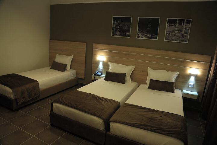 Room 2 of 8