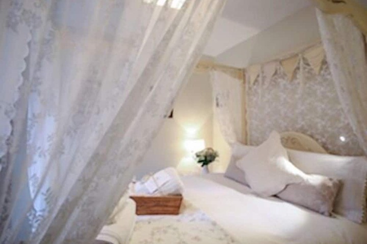 Room 10 of 61