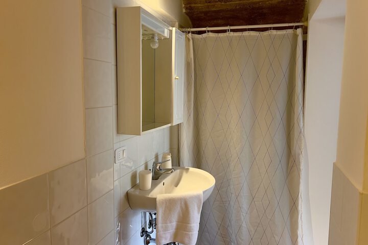 Room 34 of 59