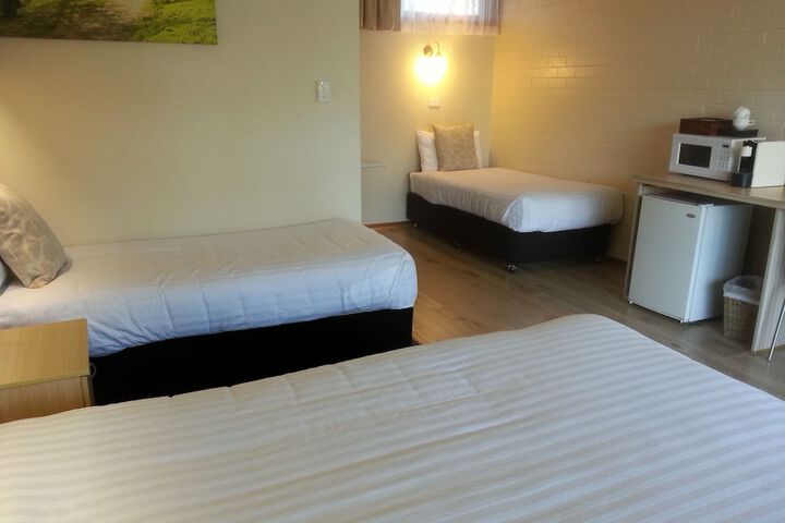Room 3 of 35
