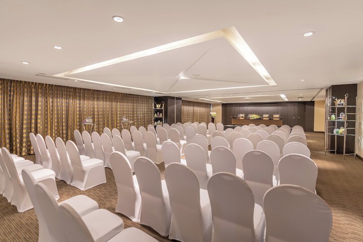 Ballroom/Hall 96 of 130