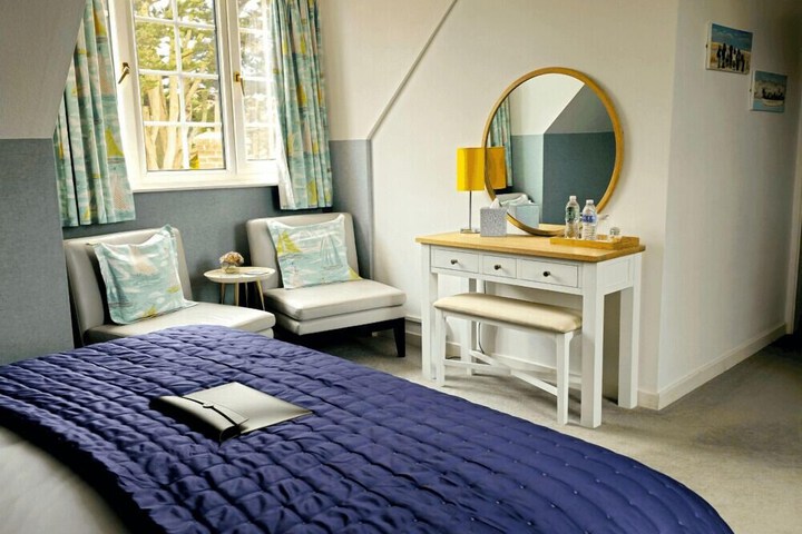 Room 3 of 67