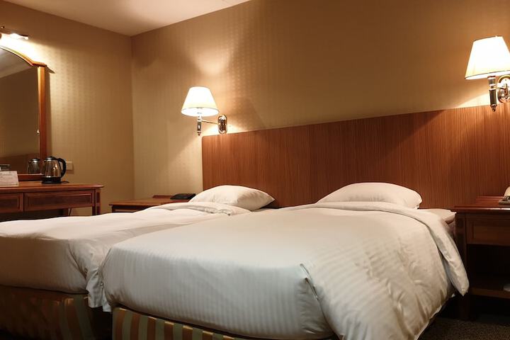 Room 19 of 30