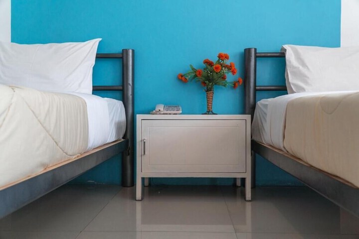 Room 28 of 64