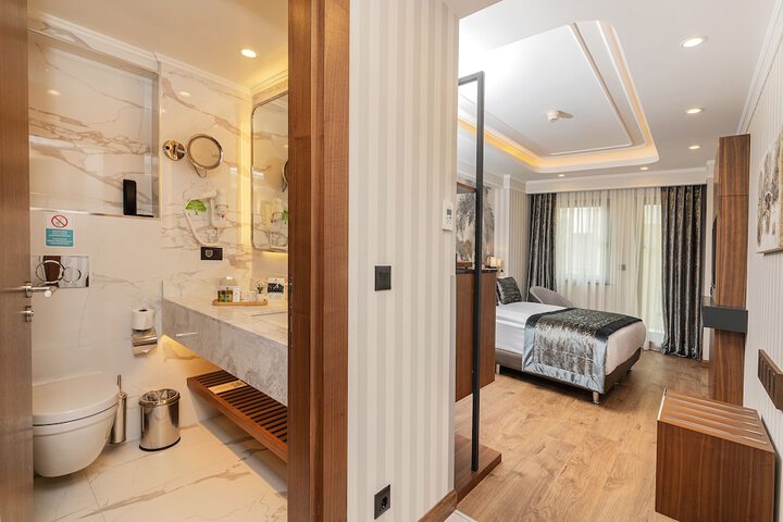 Room 38 of 130
