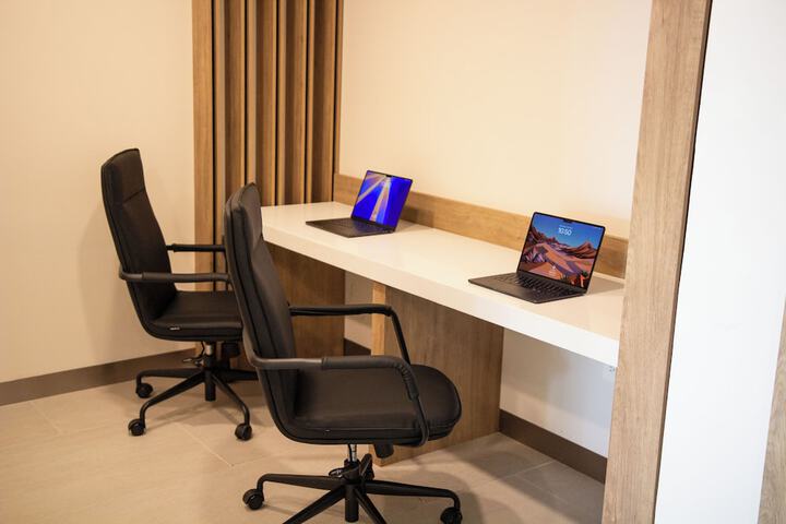Business Center 54 of 60