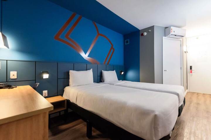 Room 30 of 96