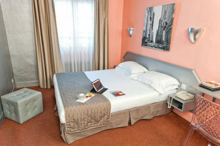 Hotel Jean Gabriel Montmartre