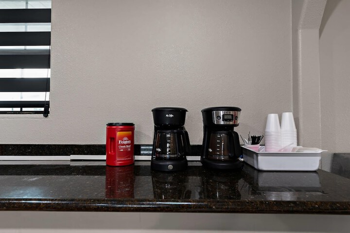 Breakfast/Coffee Service 41 of 47