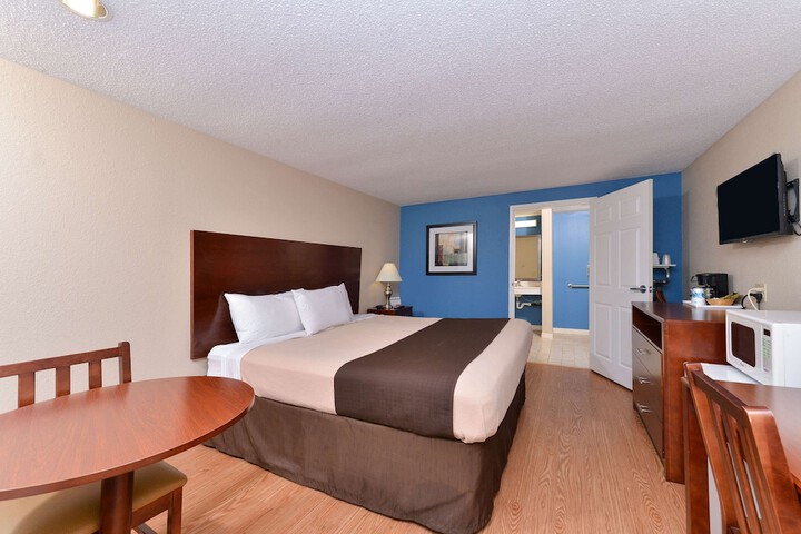 2 Double Beds (1 of 8)