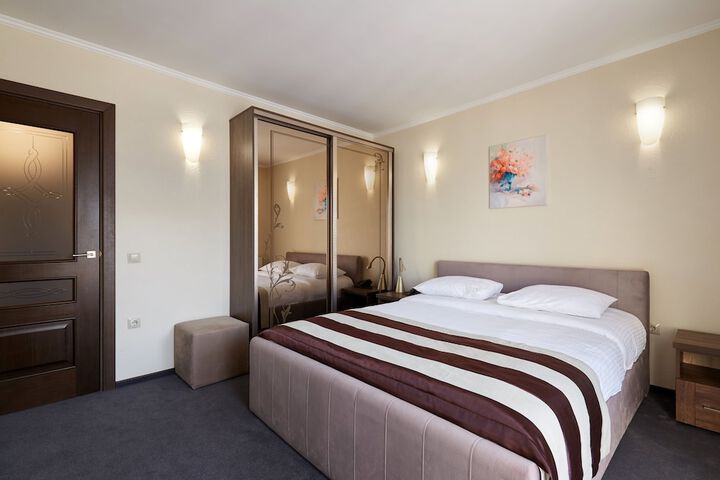 Room 26 of 61