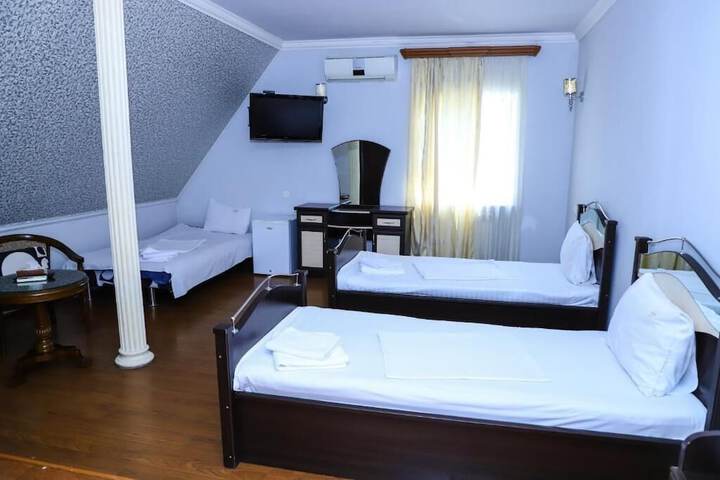 Room 20 of 123
