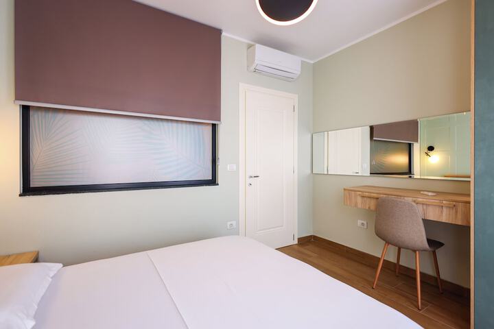 Room 37 of 162