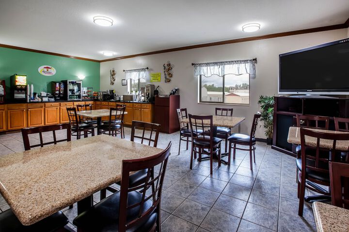 Breakfast/Coffee Service 42 of 44