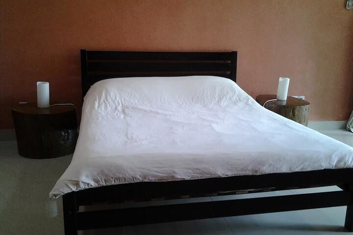 Room 4 of 32