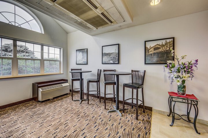 Hotel Interior 4 of 26