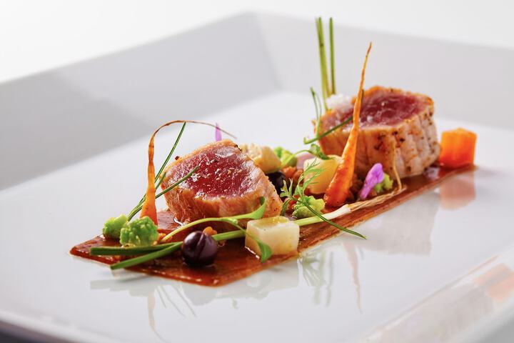 Dining 32 of 49