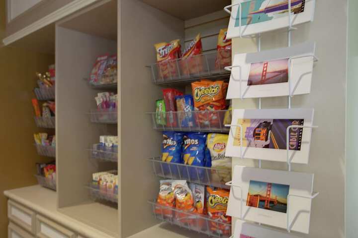 Snack bar
