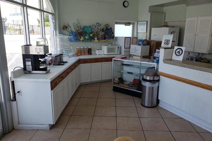 Breakfast/Coffee Service 30 of 49