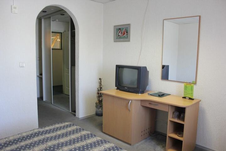 Room 8 of 62