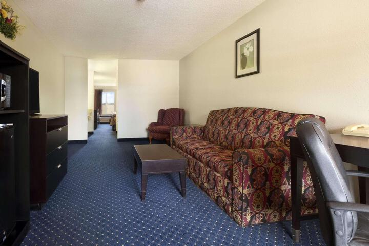 Double Accessible King Size Bed (5 of 8)