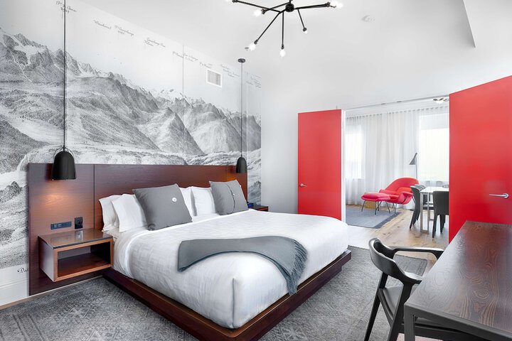 Room 11 of 83