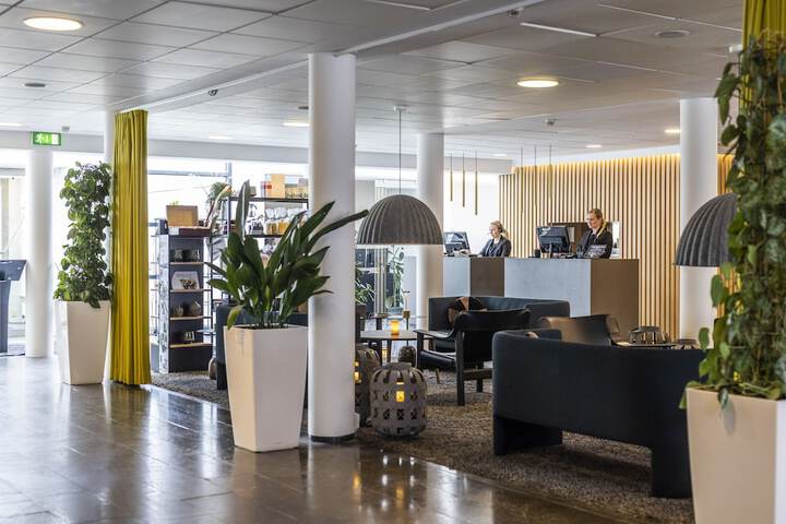 Guest Lobby