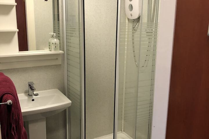 Room 10 of 33