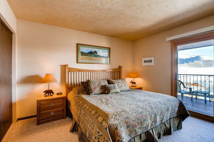 Room 4 of 28