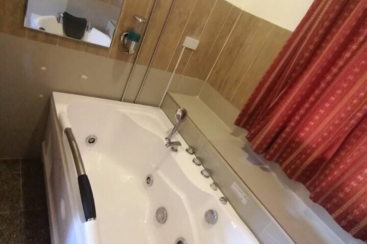 Room 75 of 97