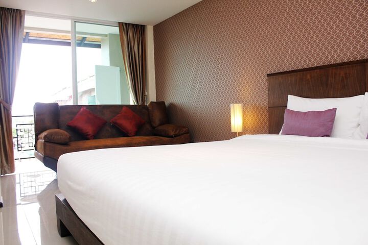 Room 14 of 65