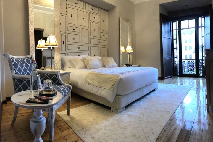 Room 10 of 74
