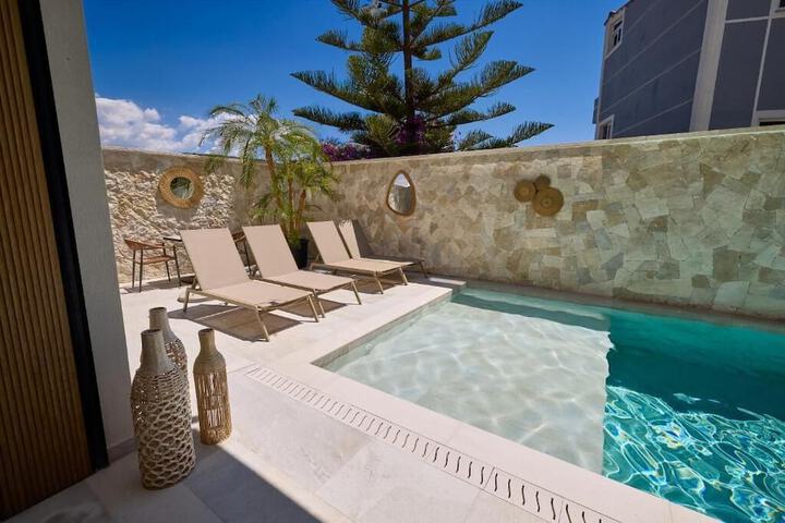 Pool 42 of 67