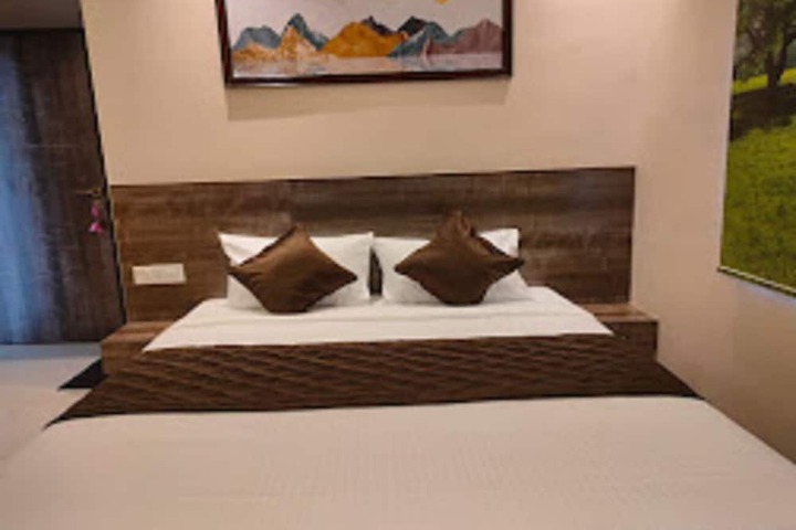 Room 8 of 17