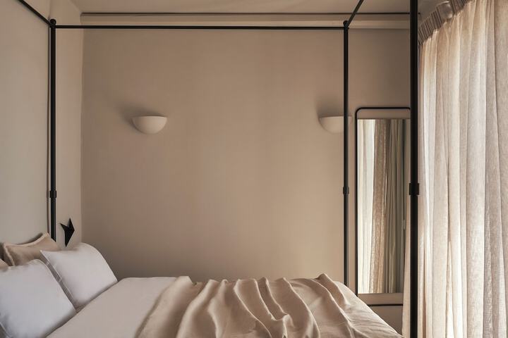 Room 15 of 79