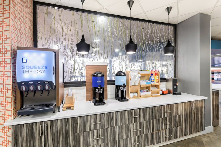 Breakfast/Coffee Service 31 of 42