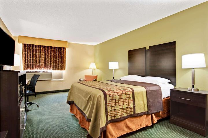 1 King Bed (6 of 6)