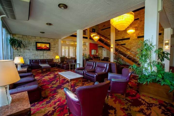 Guest Lobby