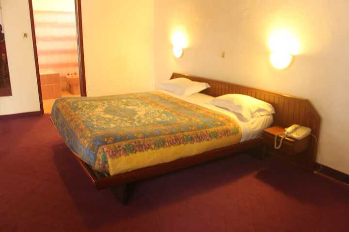 Room 8 of 31