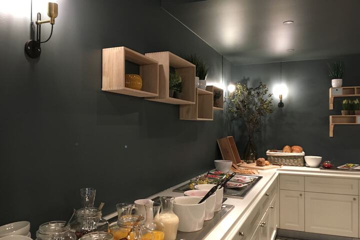 Breakfast area