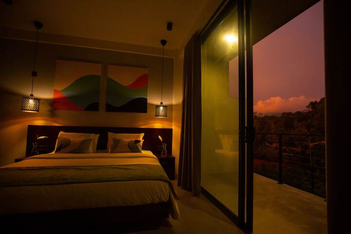 Room 12 of 37
