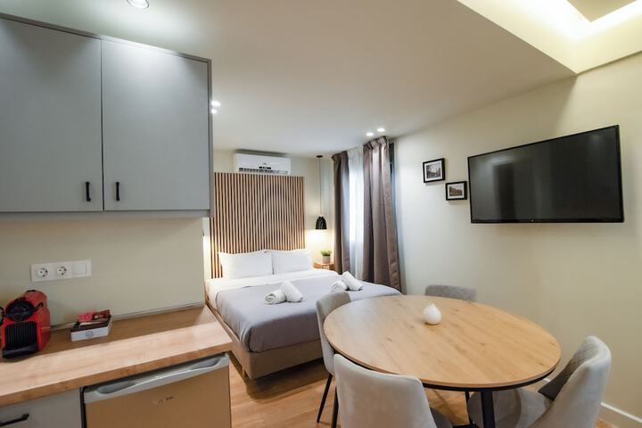 Room 18 of 151