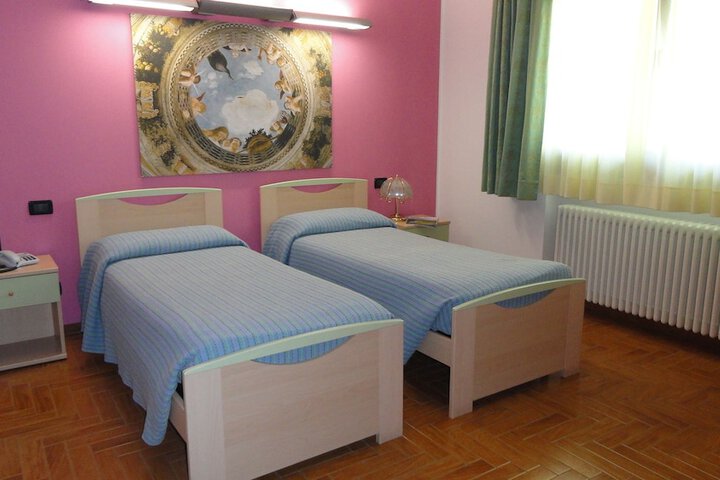 Room 5 of 41
