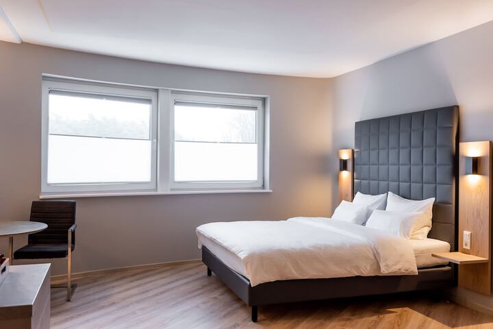 Room 10 of 82