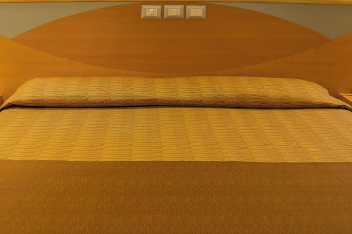 Room 17 of 39
