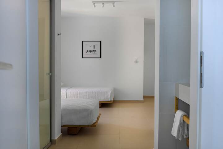 Room 6 of 52