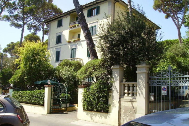 Photo 10