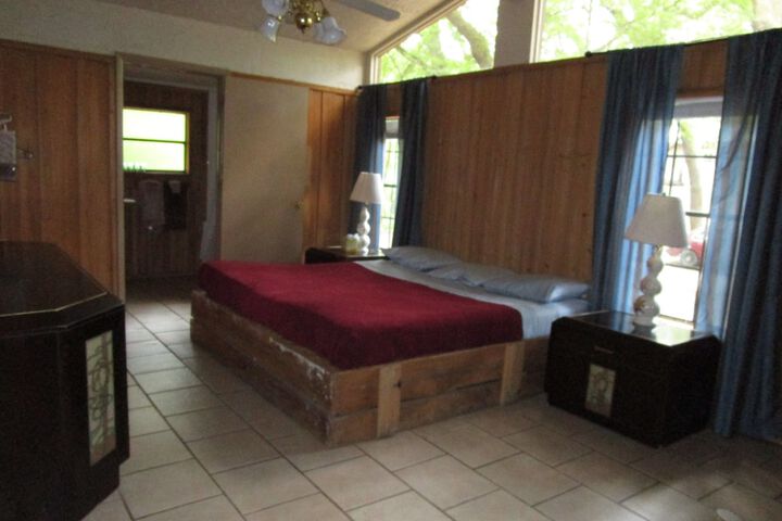 Room 10 of 96